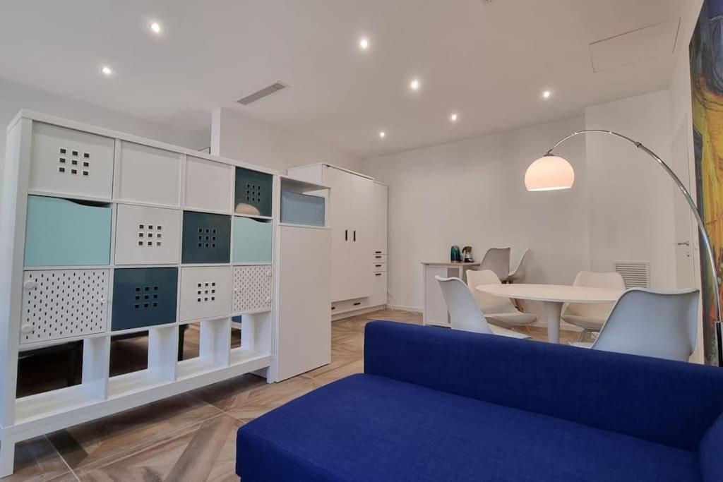 Gogh Apartment
